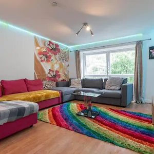 Hanifa Place Leeds (West Yorkshire)